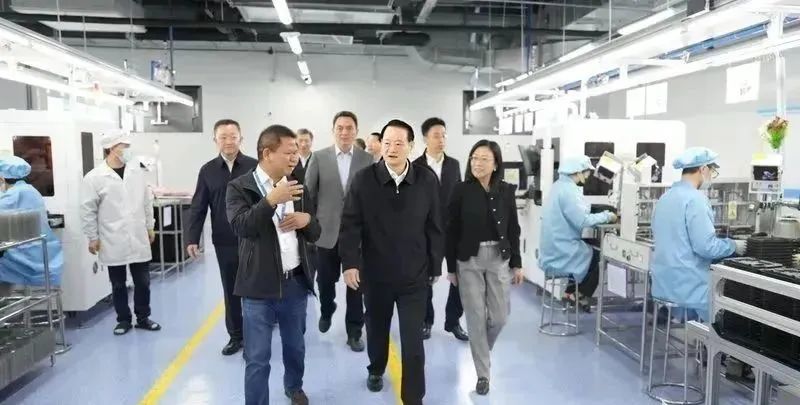 江西省省委书记易炼红一行莅临云顶南昌第二制造中心调研指导